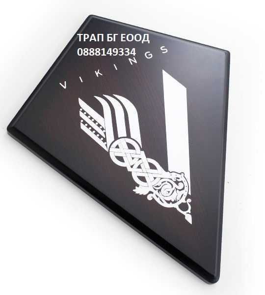 Брадва от филма Viking (Ragnar Lodbrok) Секира с поставка