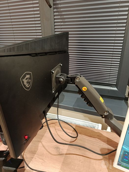 MSI monitor 27'' 220hz