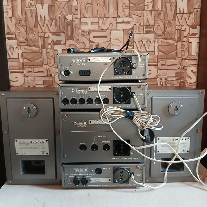 Продам магнитофон Ода ссср