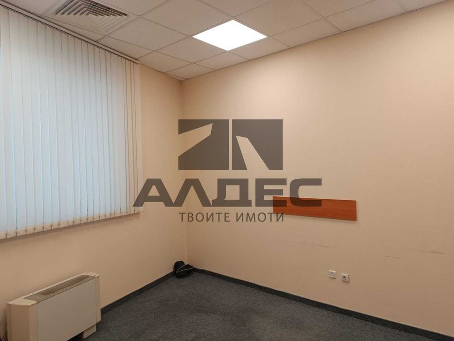Продава се многофункционален офис в Полигона!