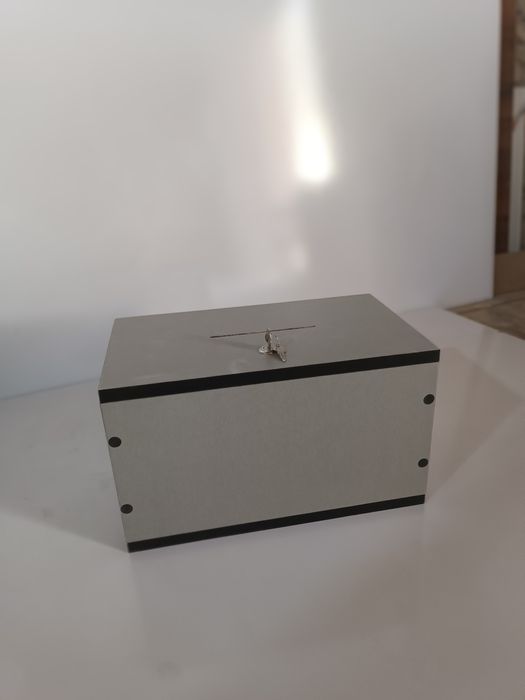 Pul yiğadigon sandiq