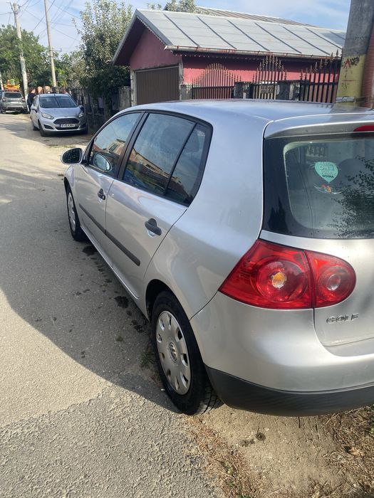 Volkswagen Golf 2005 benzină, 1.617 € — imagine 3