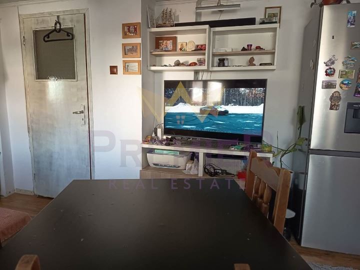 Продава се Двустаен апартамент в Бургас, Възраждане - 45 кв.м за 2556 €/кв.м - Снимка #2