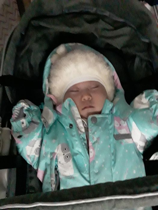 Зимний комбинезон. Шапочки.