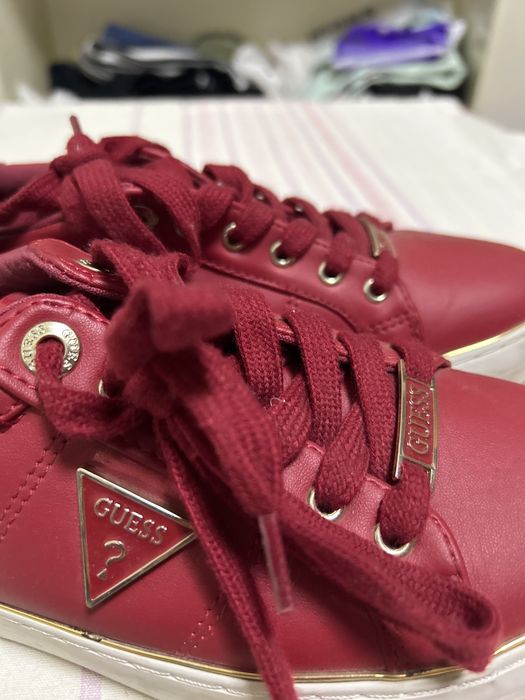 Papuci GUESS de firmă