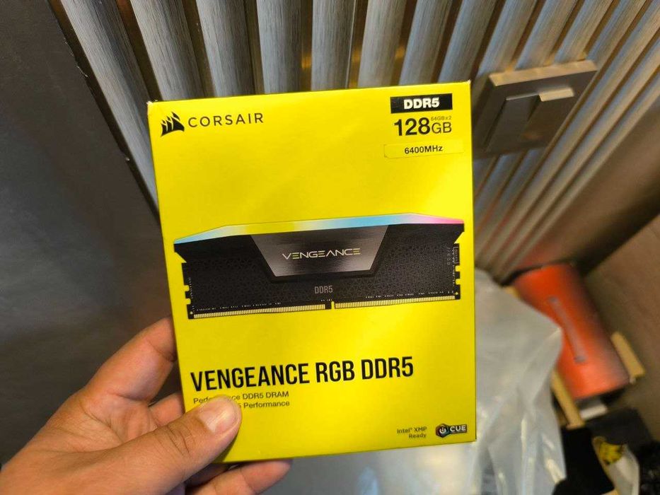 Corsair Vengeance RGB 128GB (2×64GB) DDR5 6400MHz Black — (OPEN BOX)