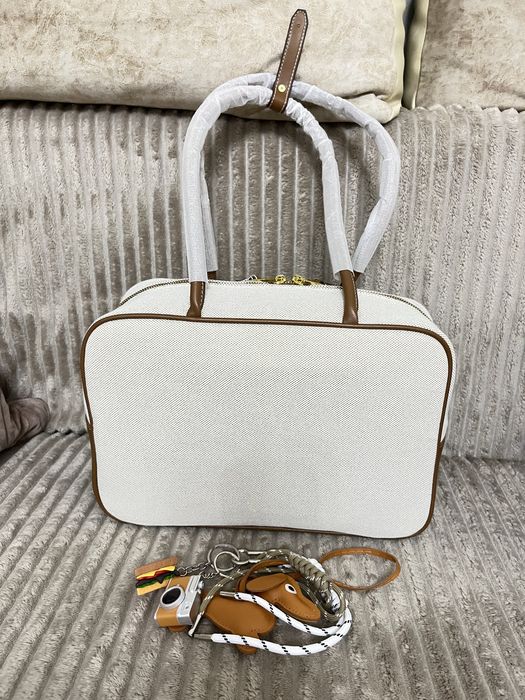 Продам сумку miu miu