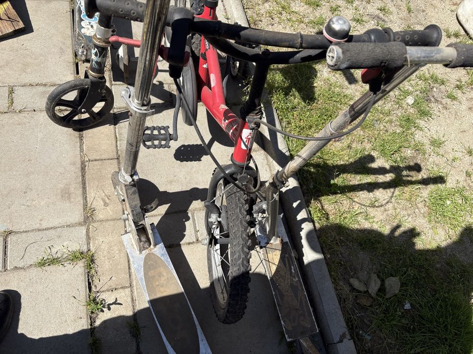 Bicicleta si 3 trotinete