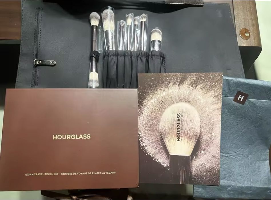 Сет четки за грим Hourglass