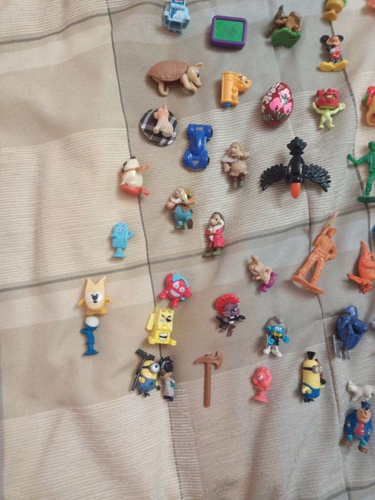 Mini figurine. Kinder 3 lei