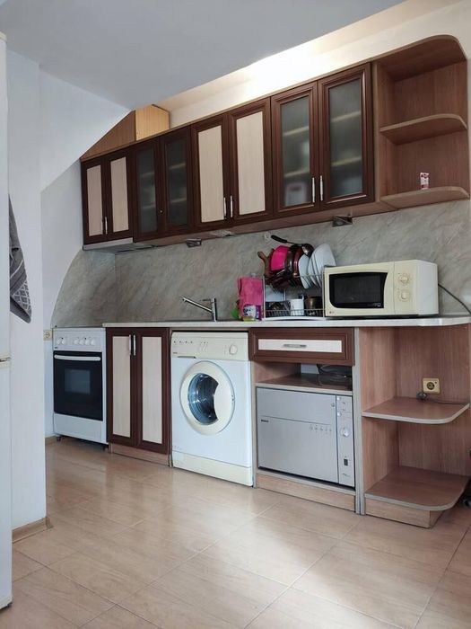 Дава се под наем Тристаен апартамент в Пловдив, Каменица 1 - 110 кв.м за 650 € - Снимка #1