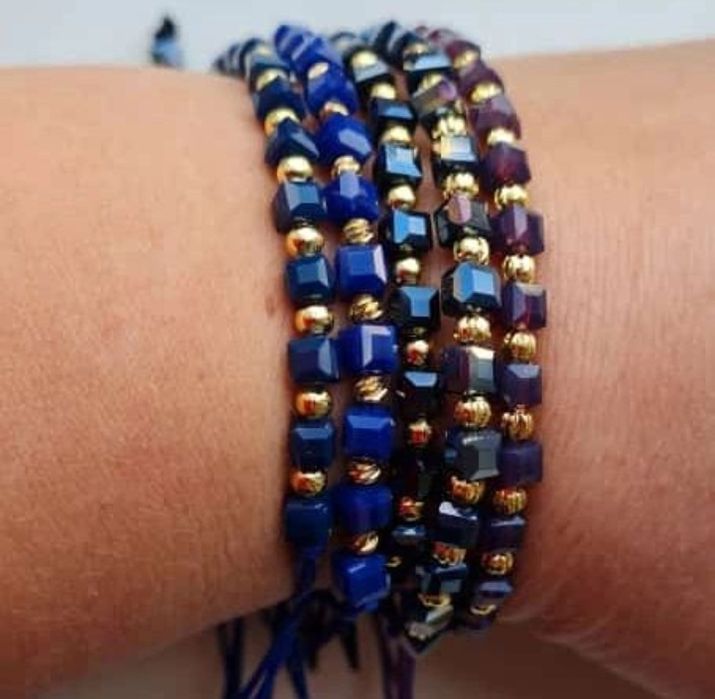 Продам браслеты.золотая нить.