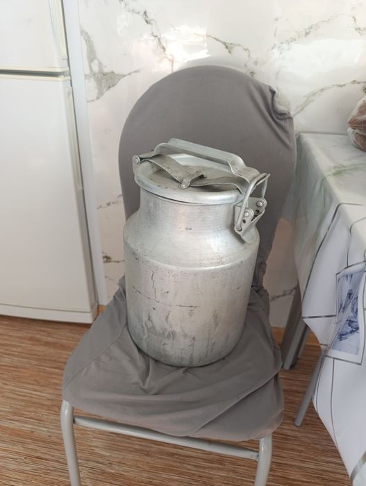 Продам кастрюли и гантели, бедон