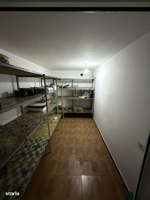 Casa D+P+E la intrare in Curtesti