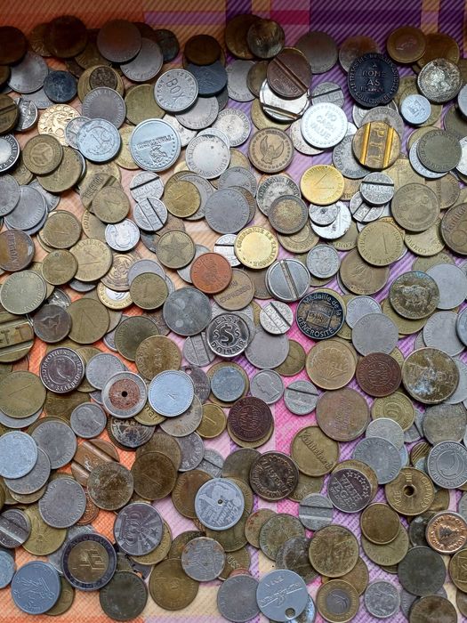 Огромен лот жетони