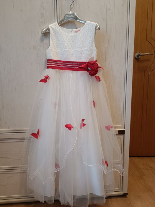 Нарядные платья на девочку