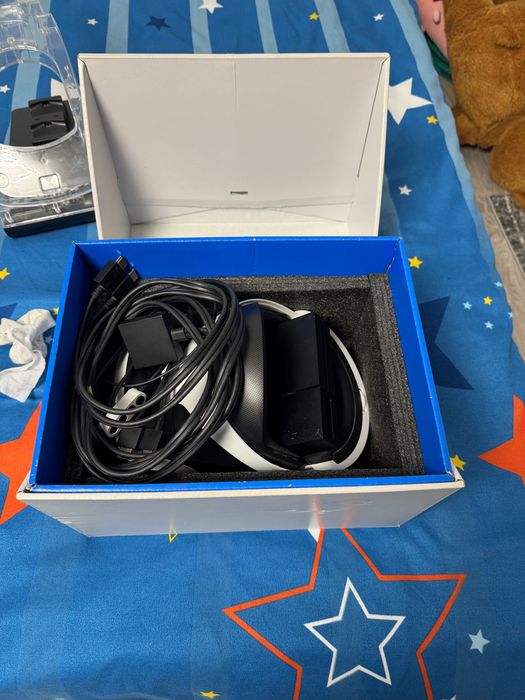 PlayStaton VR set complet + suport pentru casca si pentru controllere inclus