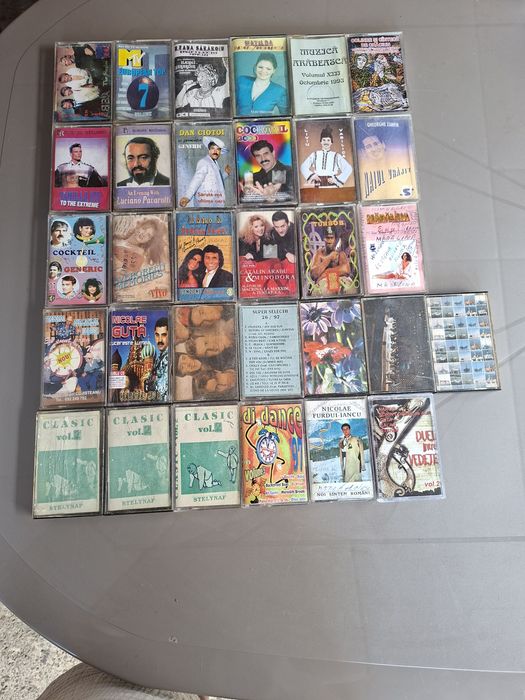 Casete audio , din perioada anilor 2000 , perfect funcționale
