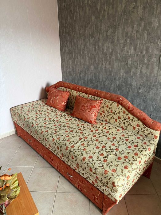 разтегателен диван-200см.ширина