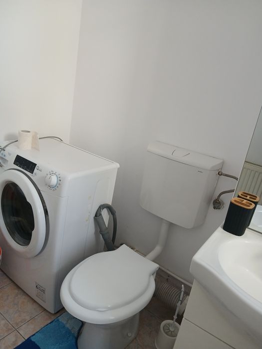 De închiriat: Garsonieră confort 1, 43m², complet mobilată și utilată – Centrală Proprie