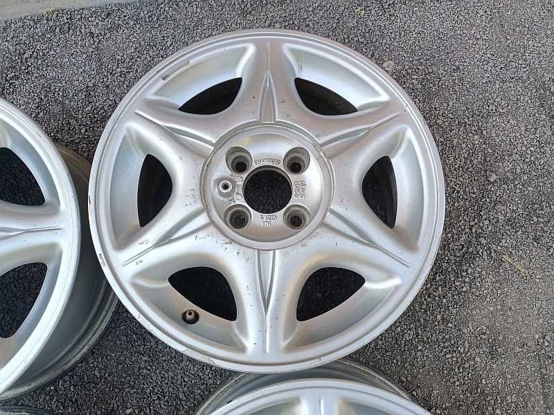 Продам оригинальные легкосплавные диски на Renault