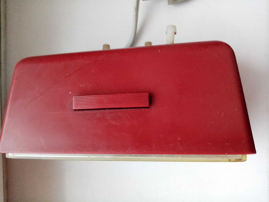 Ceas electric de birou, la priza, perfect funcțional.