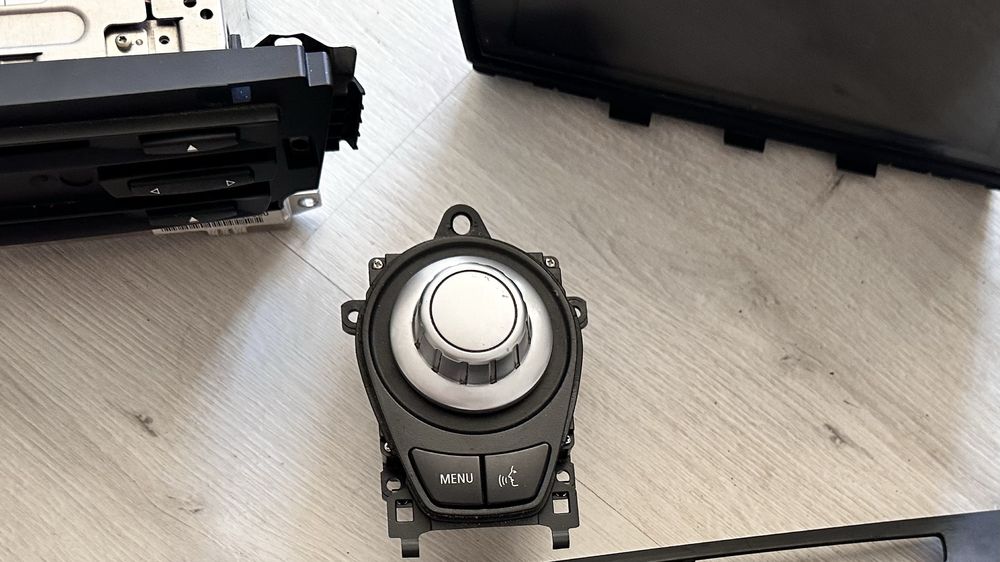 Vând Controller/joystick bmw seria 3 e90/91 navigatie CCC
