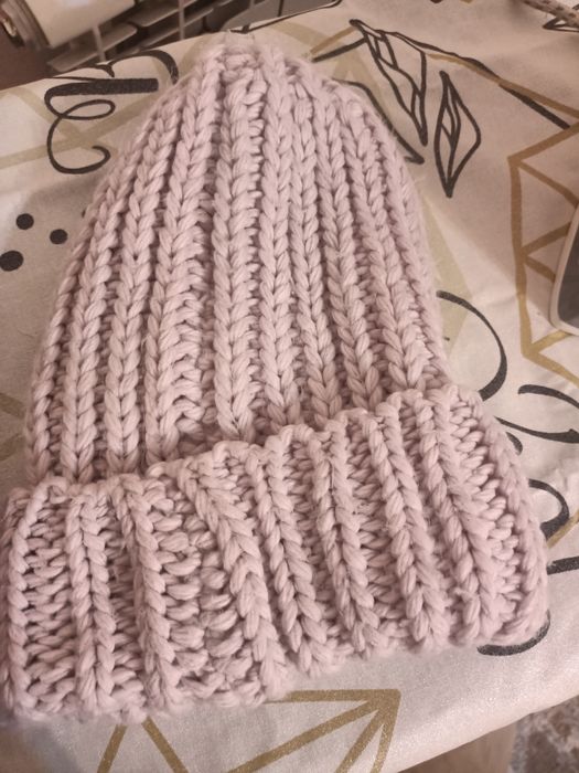 Продам шапки по 1000