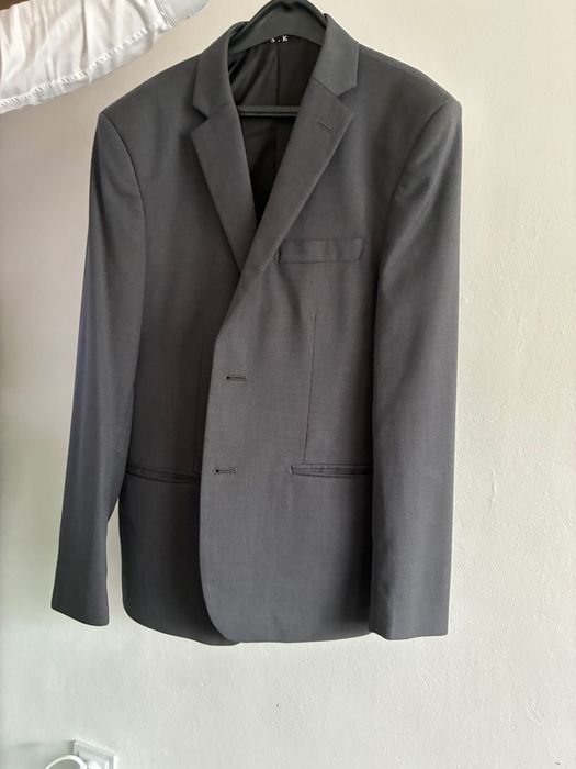 Две мъжки сака и един панталон