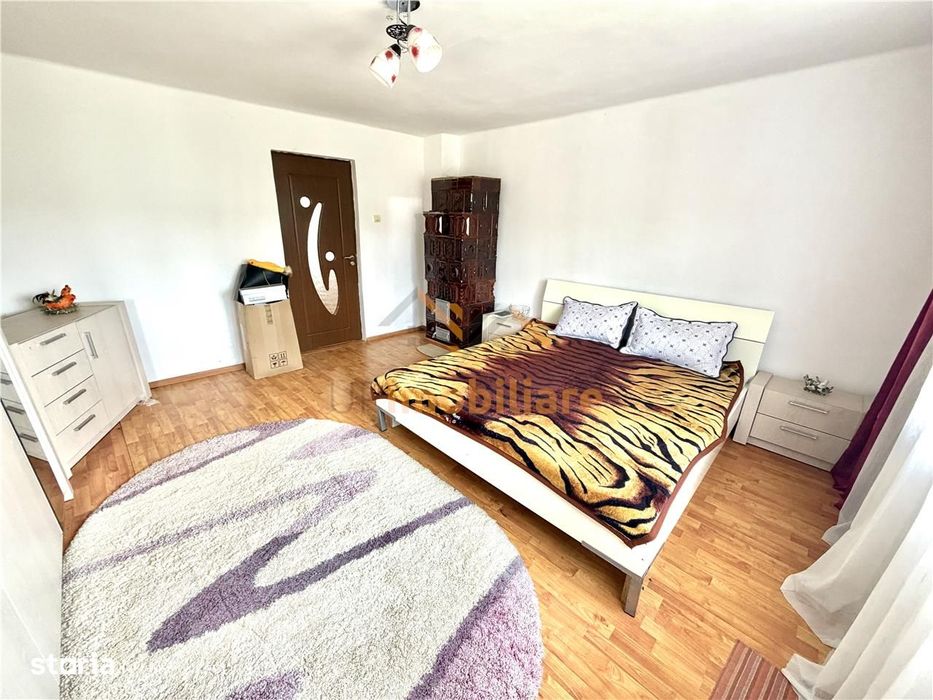 Casa De Vanzre | 4 Camere | 978 Mp Teren | Rosia | Bihor |