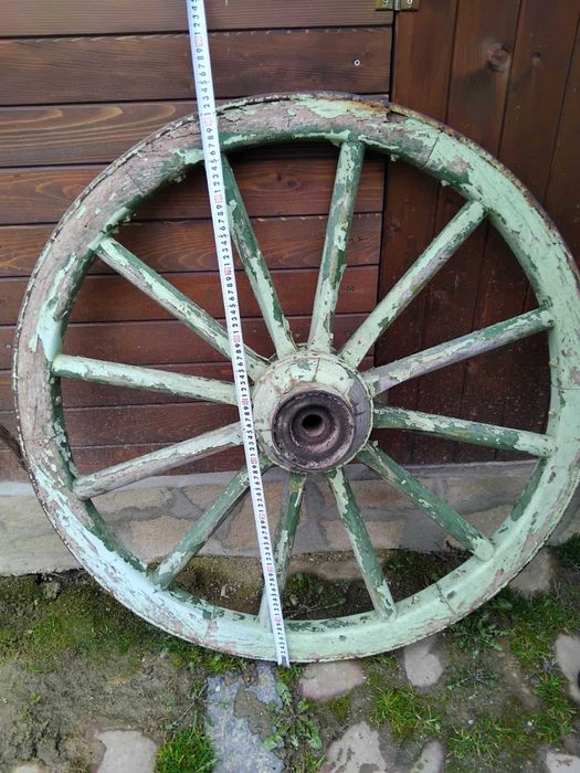 Дървени колела от каруца