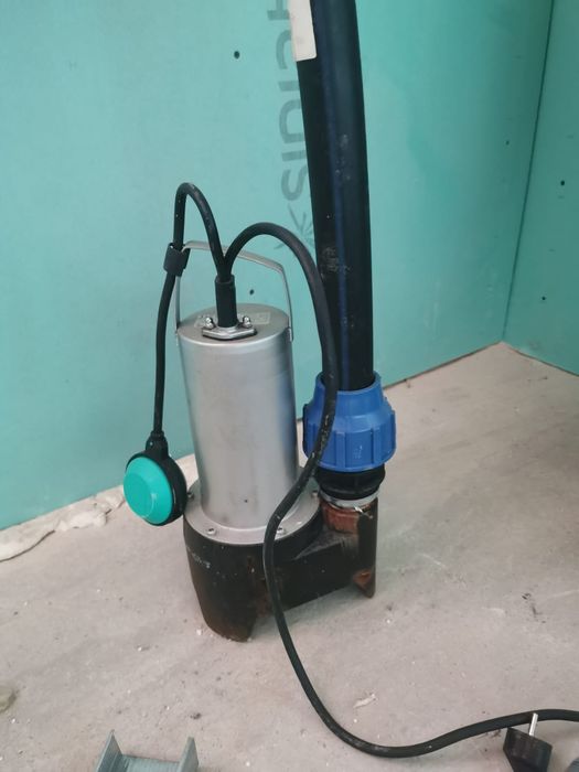 Vând pompa submersibila pt apa murdara