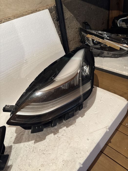 Комплект фарове Tesla 3/Y
