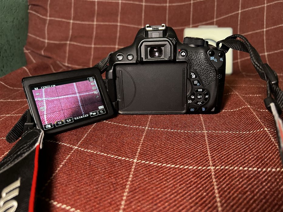 CANON EOS700D Kit 18-55mm