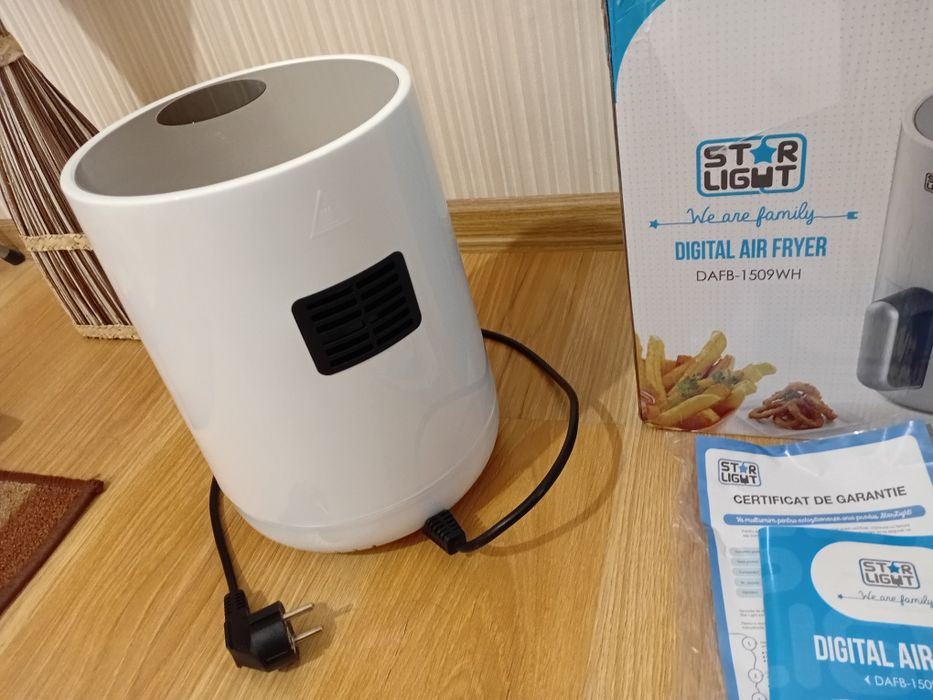 Фритюрник без мазнина Star-Light Airfryer DAFB-1509WH, 900W, 1.5 л, Control Digital, LED дисплей, Сваляем кош, Защита от прегряване Бял air fryer