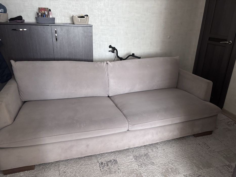 Продам диван для гостиной