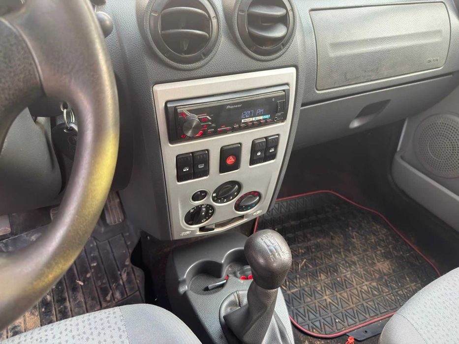 Dacia Logan Pik-up,an 2009 GPL