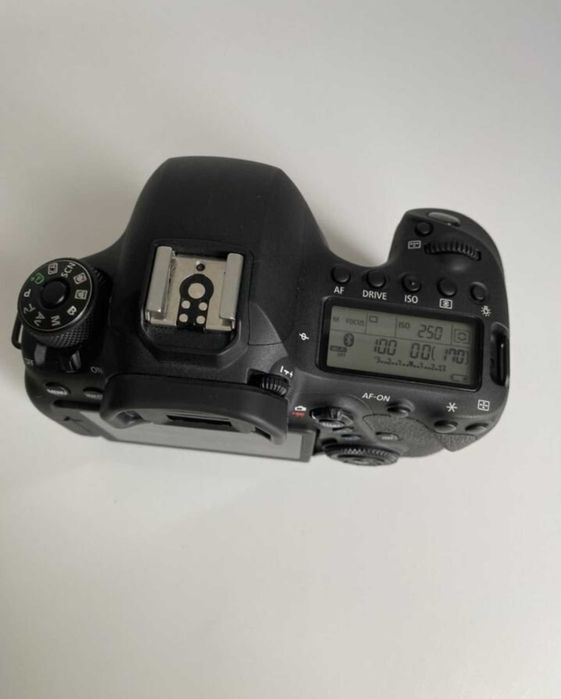 Canon EOS 6D Mark ll Body