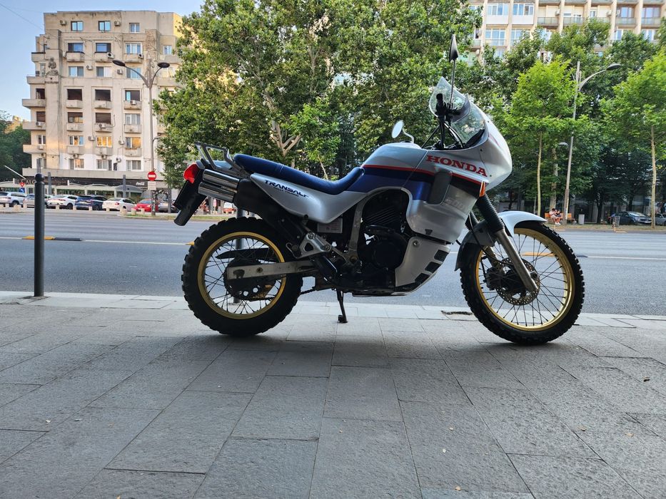 Carti reviste M Honda Transalp 600v motocicleta