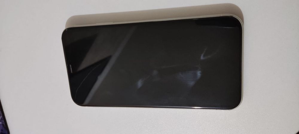 Продам Айфон 11 на128