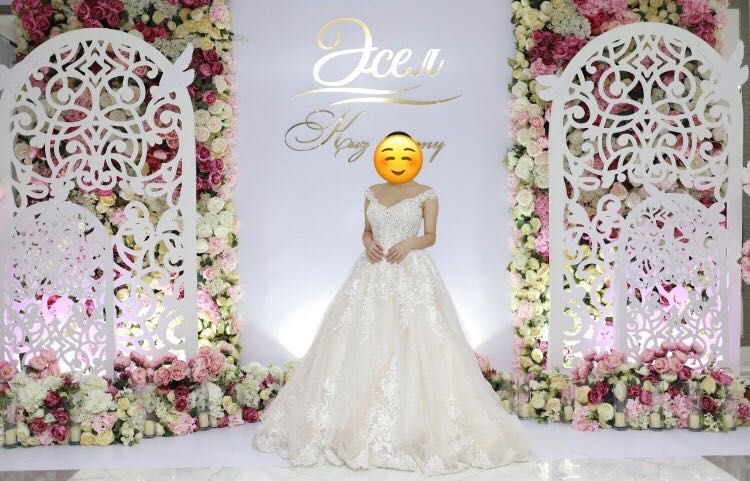 Продам шикарное свадебное платье