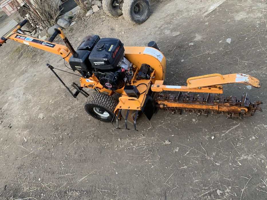 Trencher săpatoare șanțuri