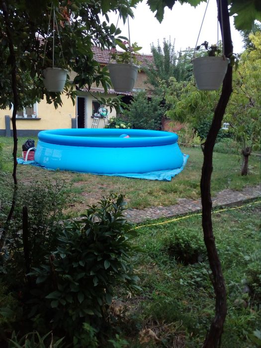 Басейн Интекс с надуваем ринг и подаръци