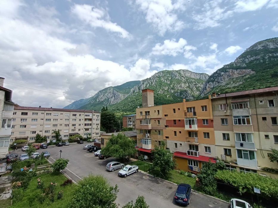 Apartament 3 camere cu vedere superbă la munte