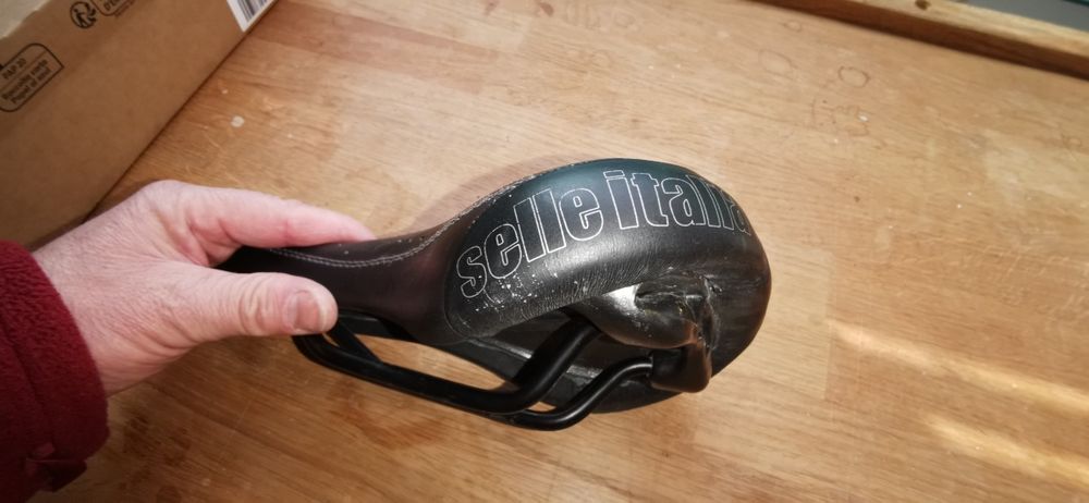 Sa bicicleta femei Selleitalia din piele si gel
