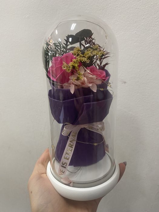 Декоративни букети и подаръчни кутии от сапунени рози