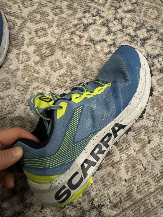 Продавам маратонки за бягане Scarpa