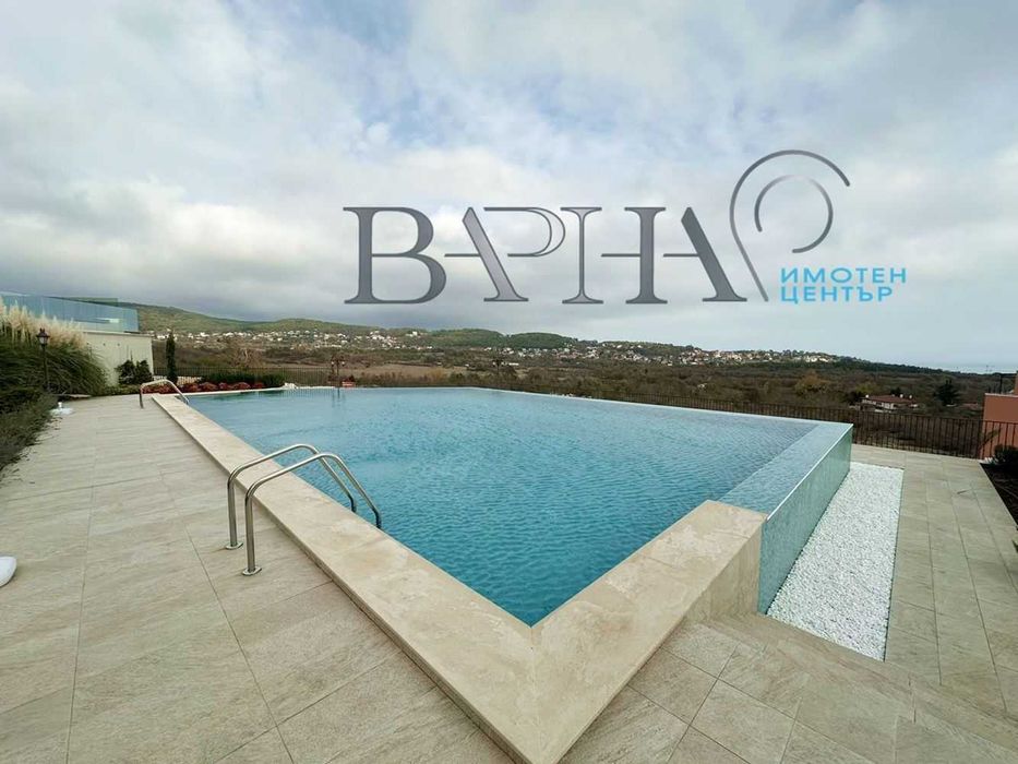 Дава се под наем Двустаен апартамент в Варна, Център - 70 кв.м за 398.82 € - Снимка #16