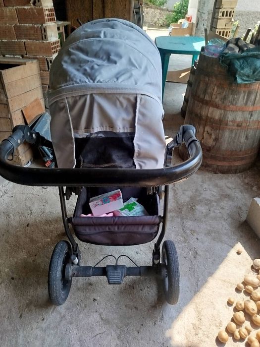 Продавам количка с два коша