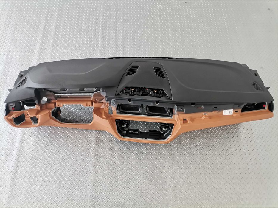 Ново Табло BMW 5 G30 G31 G38 Lci без HUD Cognac гума
